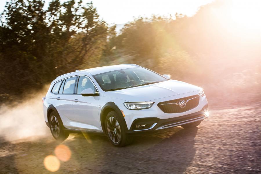  Buick Regal TourX 2017 года  (NA) (фото 33 из 61)